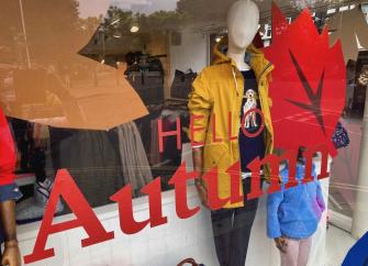Shope window dummies advertising an Autumn Sale in the window of a Dartmouth clothes boutique.