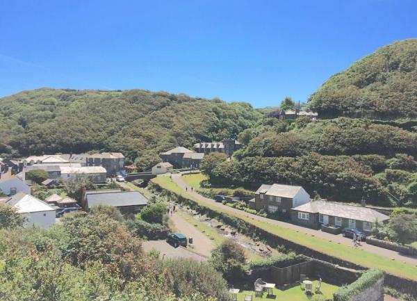 North Cornwall village in a river valley.