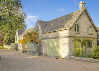 Exteriod of a Cotswold honeystone cottage.