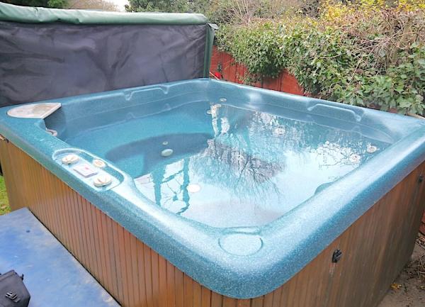 A garden hot tub fo.r guests