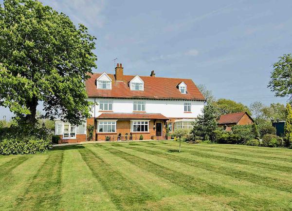 A large holidy cottage i the heart of Shakespeare Country.