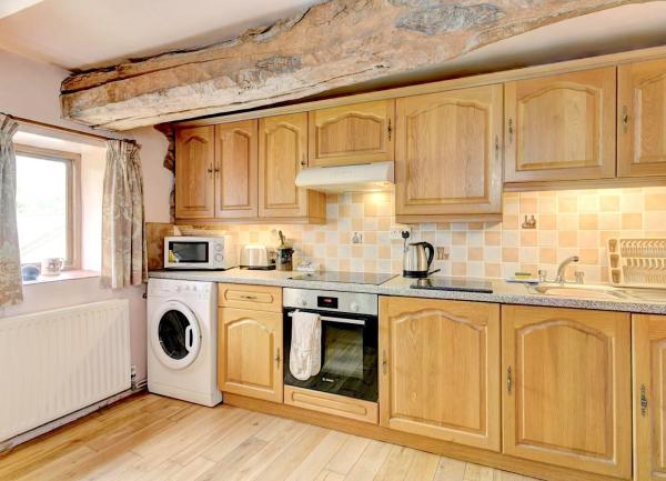 cleeve-apartment-timberscombe-holiday-cottage-kitchen.jpg