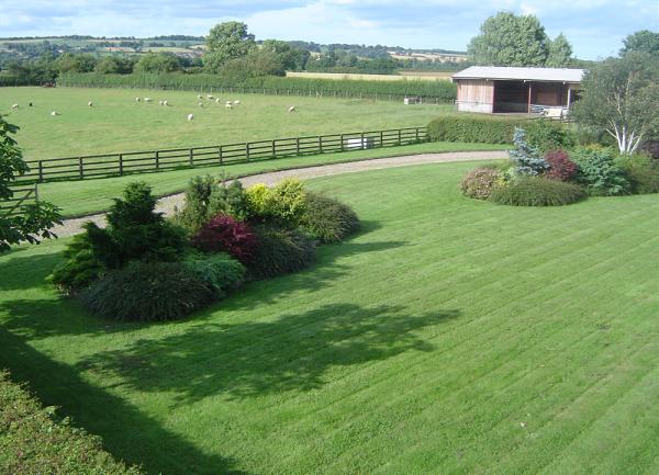 Drive down to Stables cottage