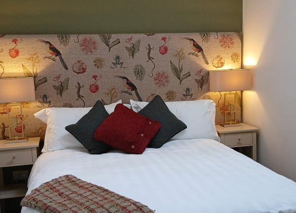 2nd bedroom made up as king size bed
