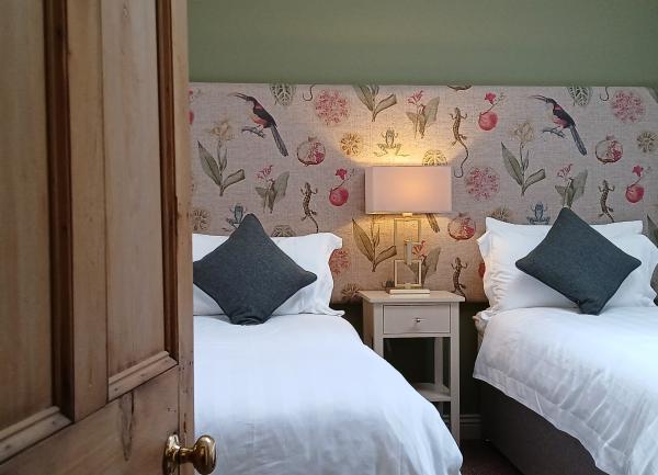 2nd bedroom made up as single beds