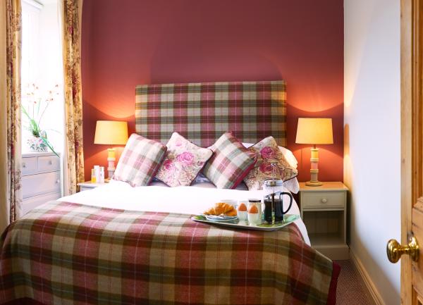 Main bedroom with egyptian cotton sheets