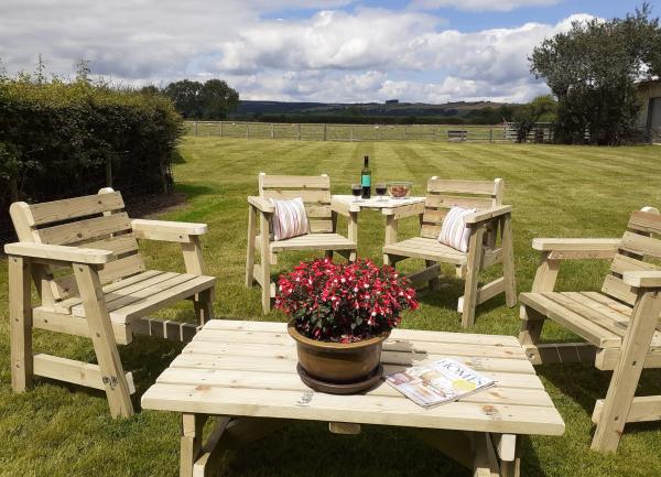Enclosed garden area for you family & dog to enjoy