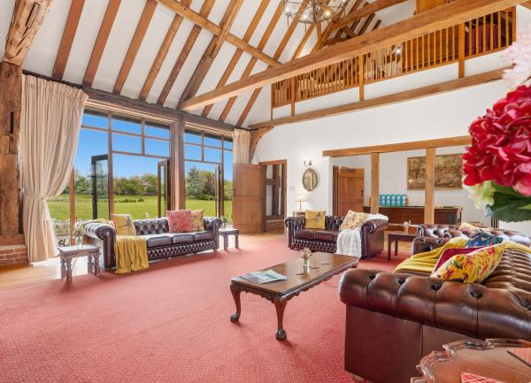 Large Sitting Room
