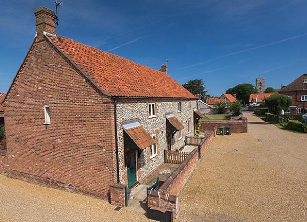 Bittern Cottage holiday cottage, Weybourne, Norfolk exterior