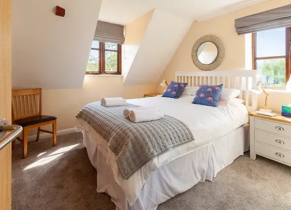 Barnett's holiday cottage, Weybourne, Norfolk main bedroom