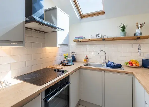 Plover Cottage holiday home in Norfolk kitchen