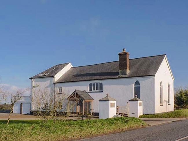 A single-storey, luxury chapel conversion in the North Devon countryside.