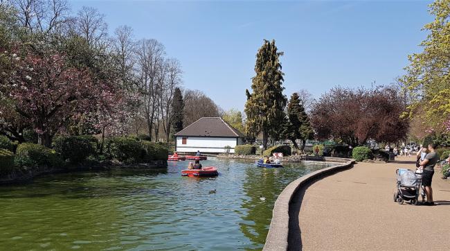 The Boating Lake at Leys Park in Matlock Image courtesy: Derwent House, Matlock. (Click link to view)