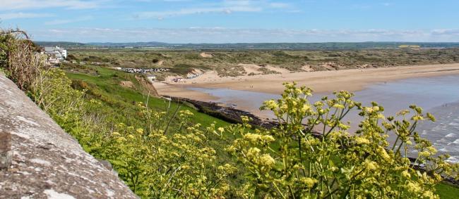 Saunton Sands, just minutes drive from holiday cottages in Braunton , North Devon Click title to view Braunton Farmhouse. Large holiday cottage. Sleeps 10
